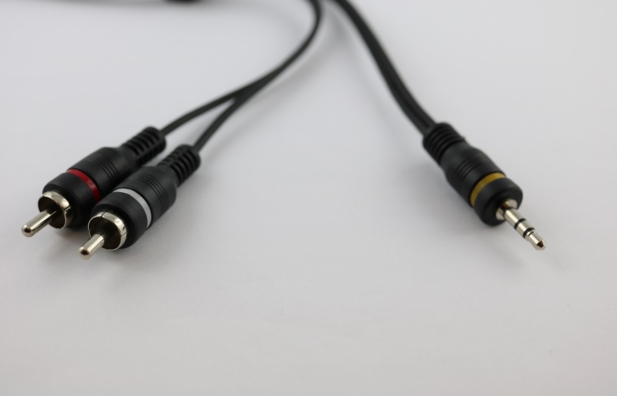 Audio cable 3.5mm jack plug to 2 RCA plugs